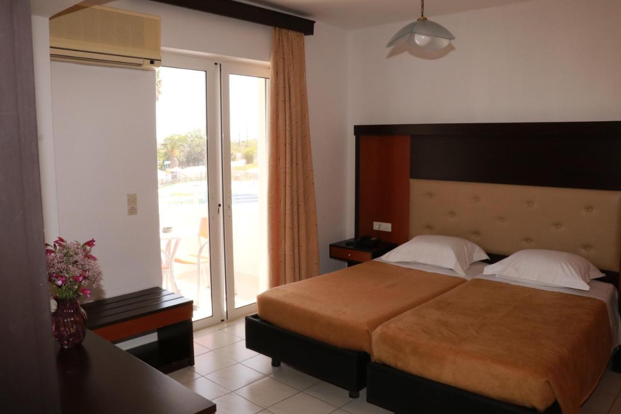 Corali Hotel Tigkaki  Luaran gambar