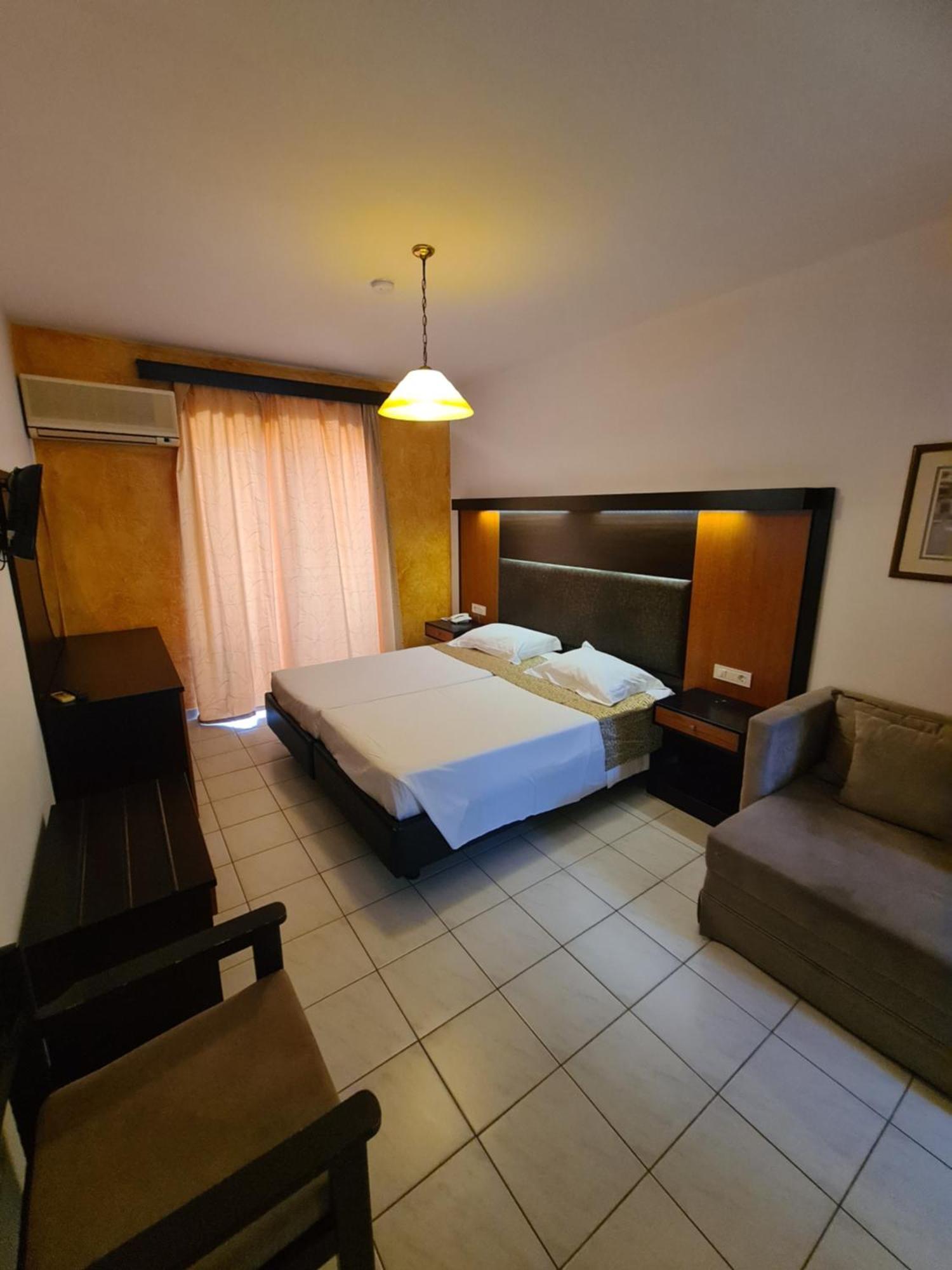Corali Hotel Tigkaki  Luaran gambar