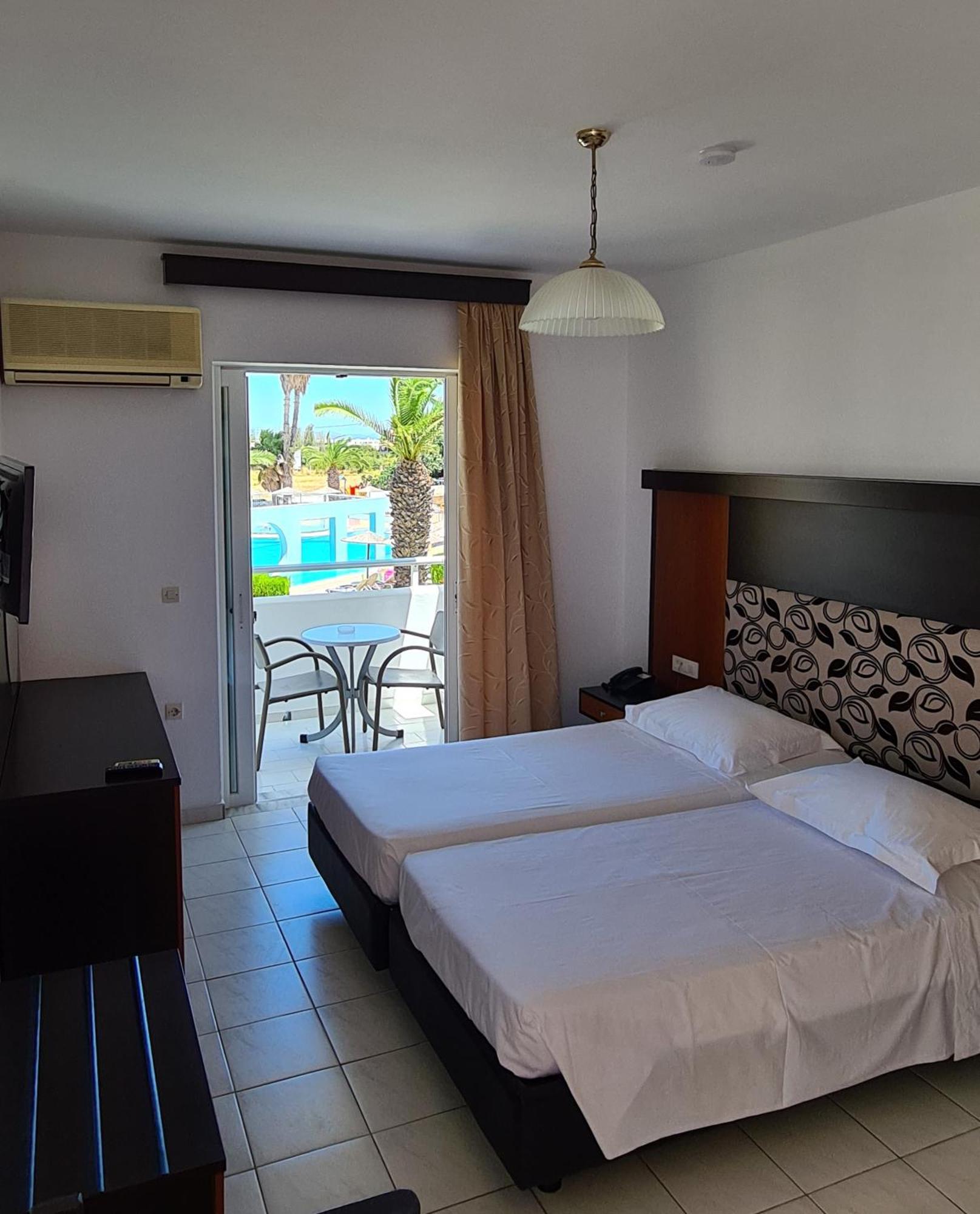 Corali Hotel Tigkaki  Luaran gambar