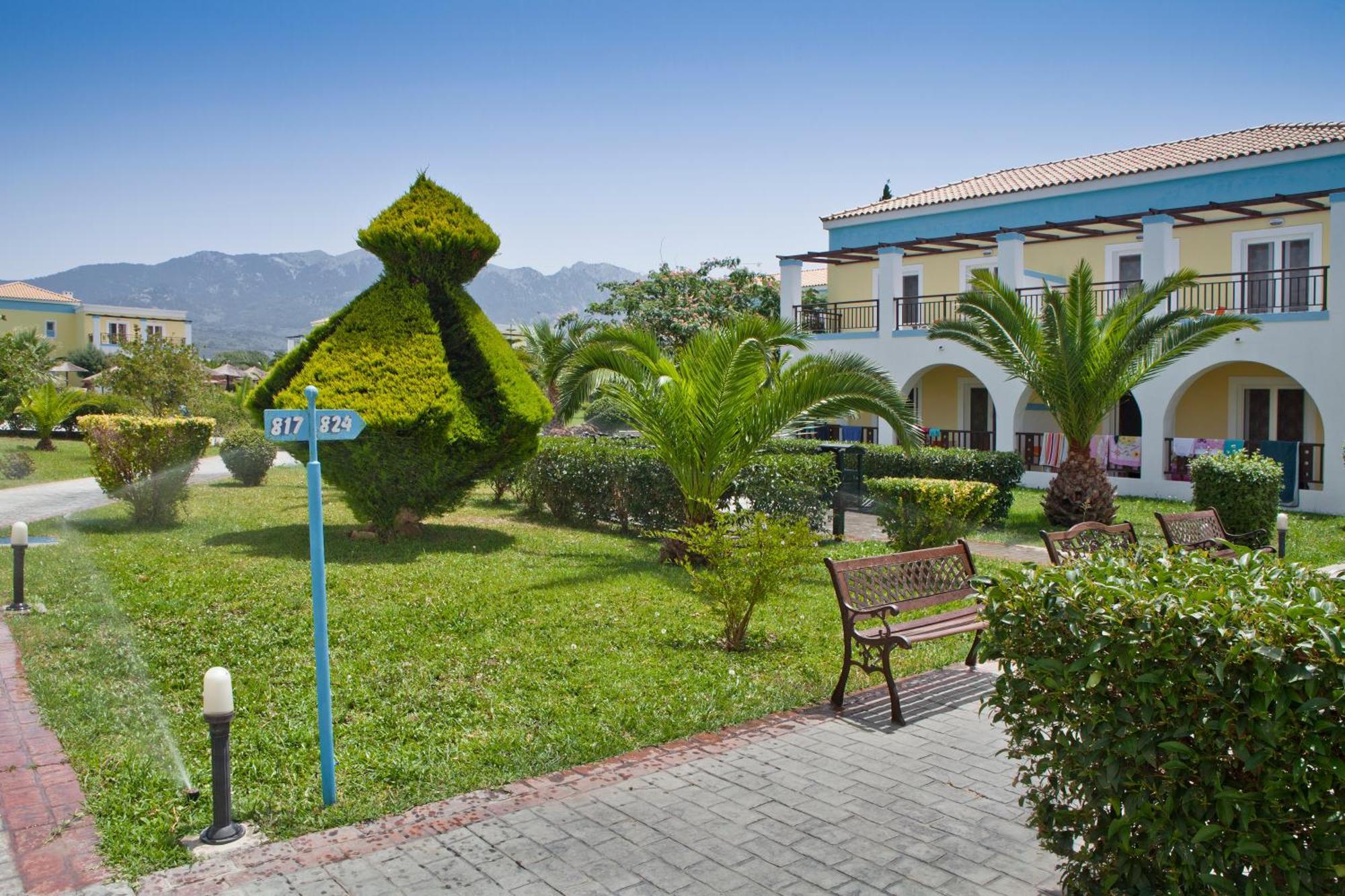Corali Hotel Tigkaki  Luaran gambar